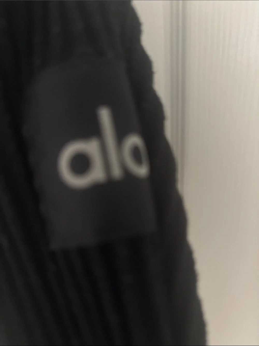 ALO Yoga Black Cropped Ribbed Hoodie Top